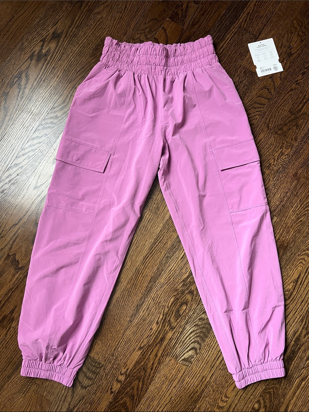 Athleta girl run free cargo - M